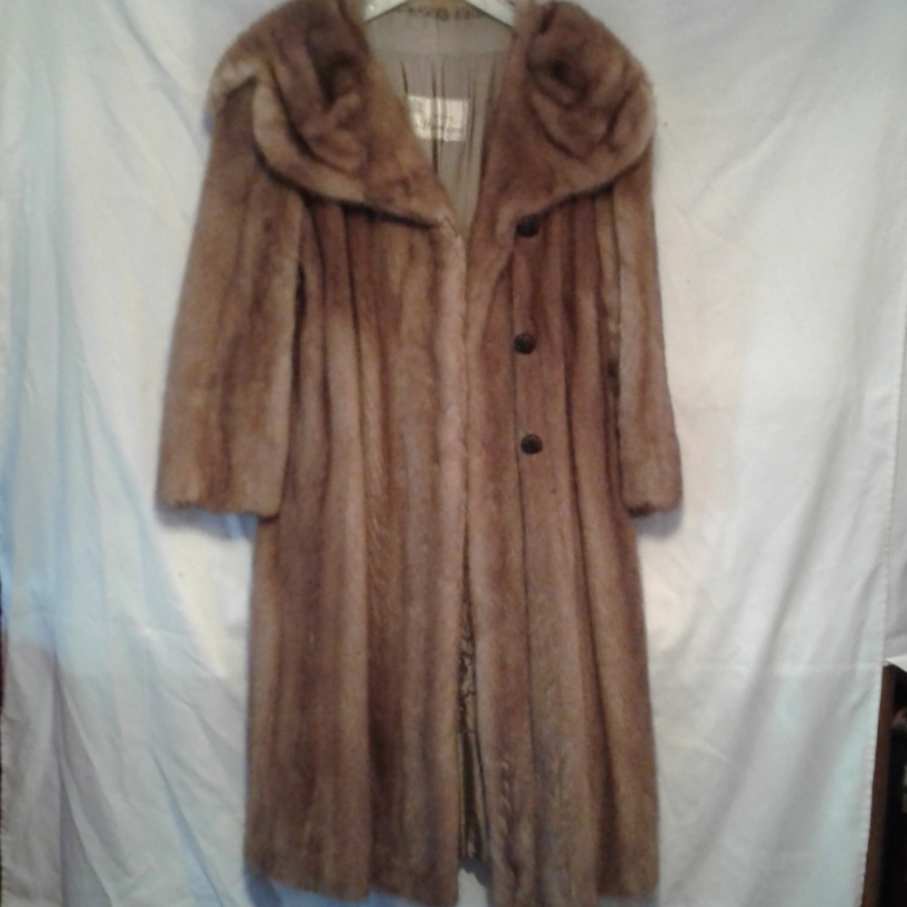 Mink coat - Picture 2 of 8